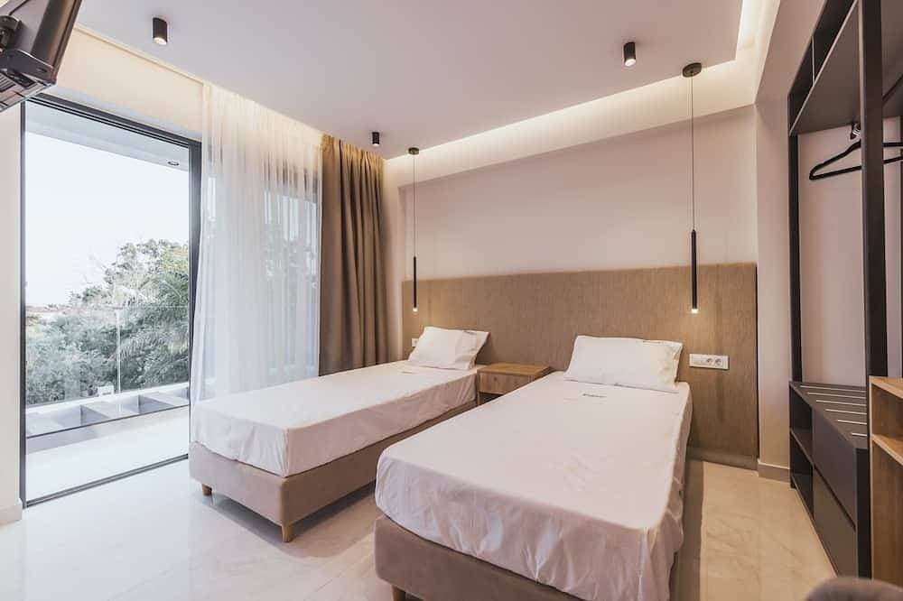 Foto 6 von 30: Infinity Holiday Villas - 4 Bedroom Villa with Private Pool