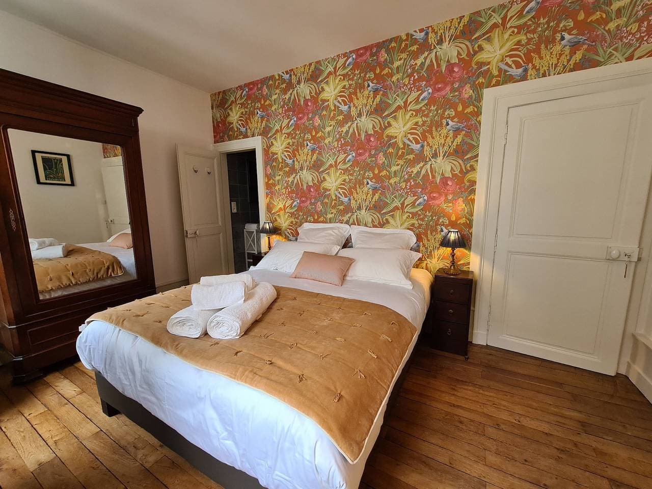 Gemütliches Zimmer "Pondichéry" in Gästehaus mit Frühstück, Châteauroux 1