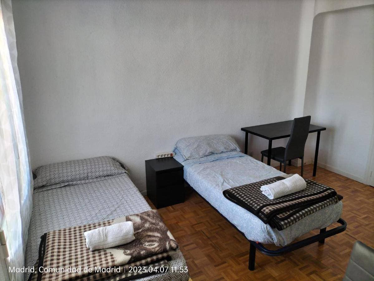 Foto 5 von 11: Piso 4 dorms sin salon 1 baño 1 Cocina Zona PioXII Colombia