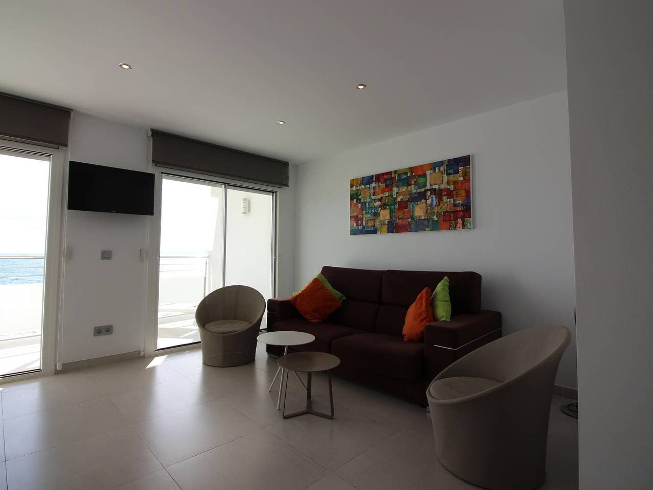 Foto 4 von 34: Designer-Ferienwohnung, direkt am Meer, mit Panorama-Blick, modernen Annehmlichkeiten und WLAN