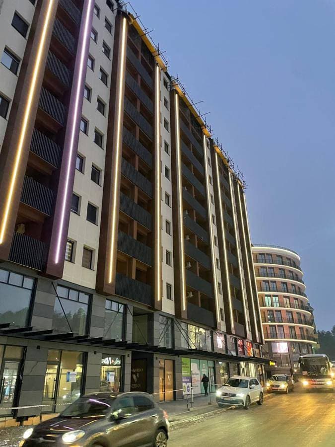S Balkan Square 1