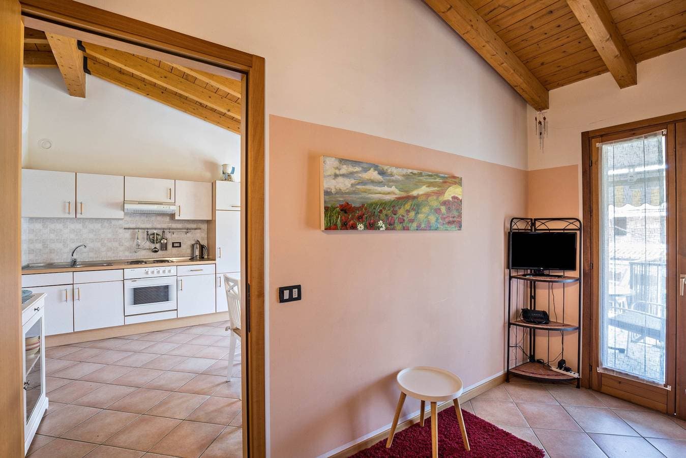 Foto 3 von 30: Apartment 'Lazise Colá' mit Gemeinschaftspool, privater Terrasse und Klimaanlage