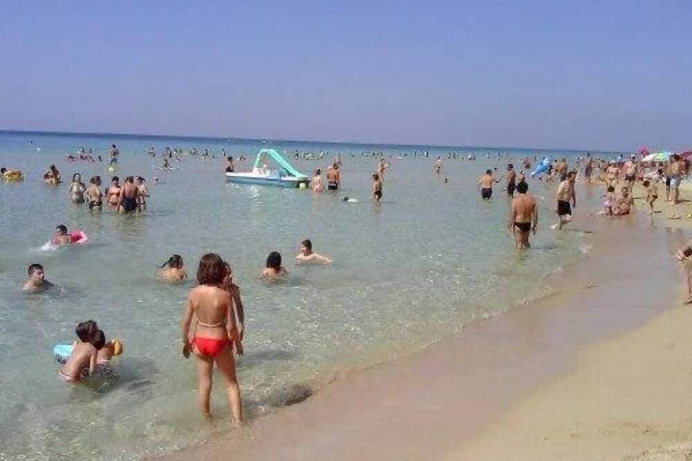 Vacation home with free and equipped beach 1