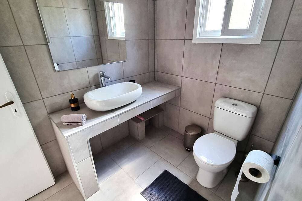 Foto 9 von 28: Center 2br | 250m walk from beach | parking :)