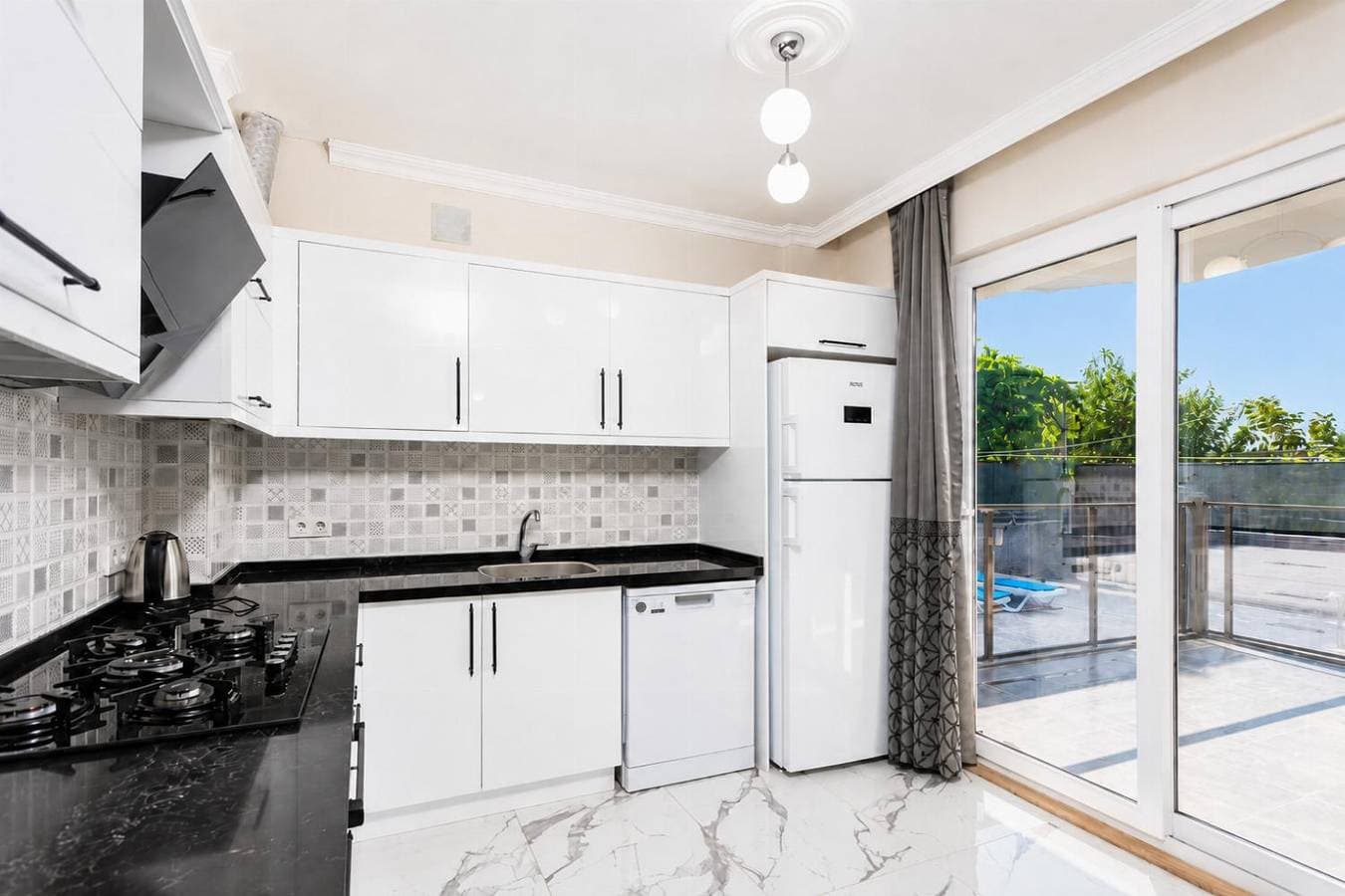 Foto 7 von 17: Villa für 9 Personen mit Terrasse