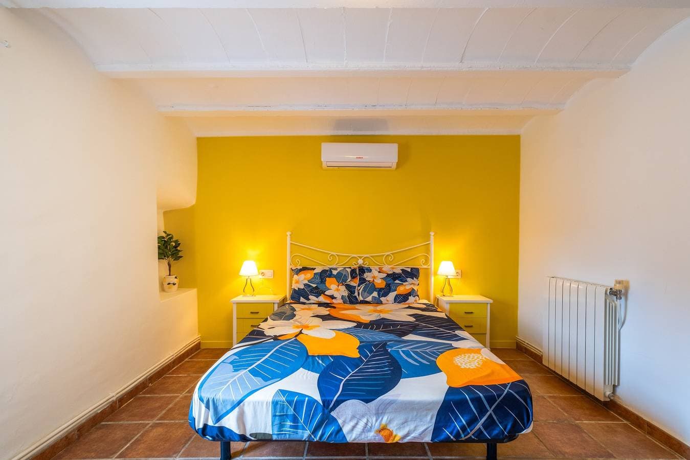 Foto 4 von 37: Zimmer „Lemon“ mit Gemeinschaftspool, WLAN und Klimaanlage