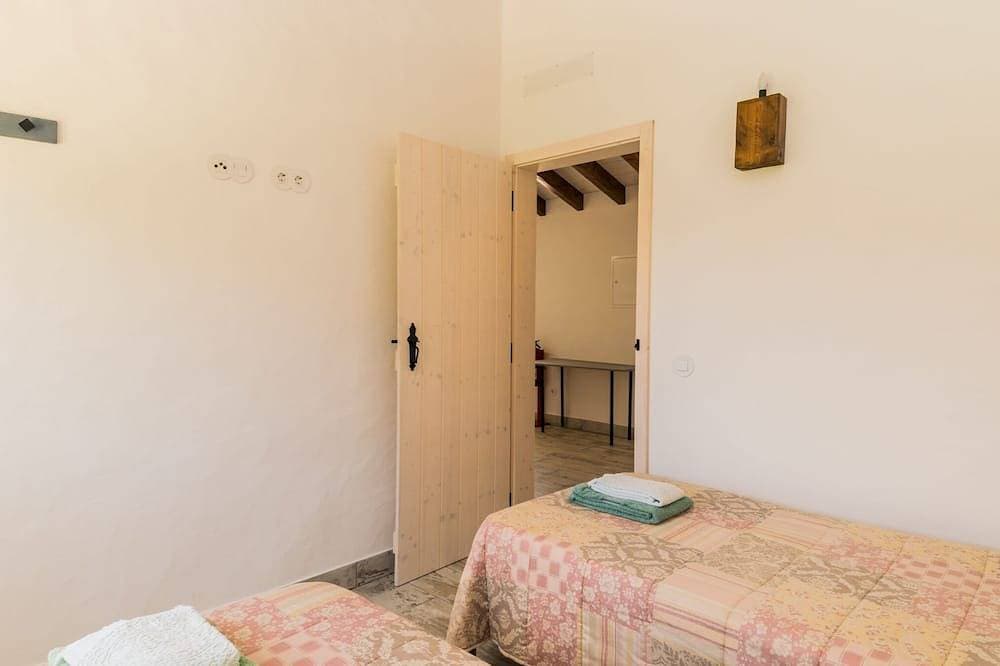 Foto 11 von 30: Lycium Villa, Fernseher, Ruhige Gegend
