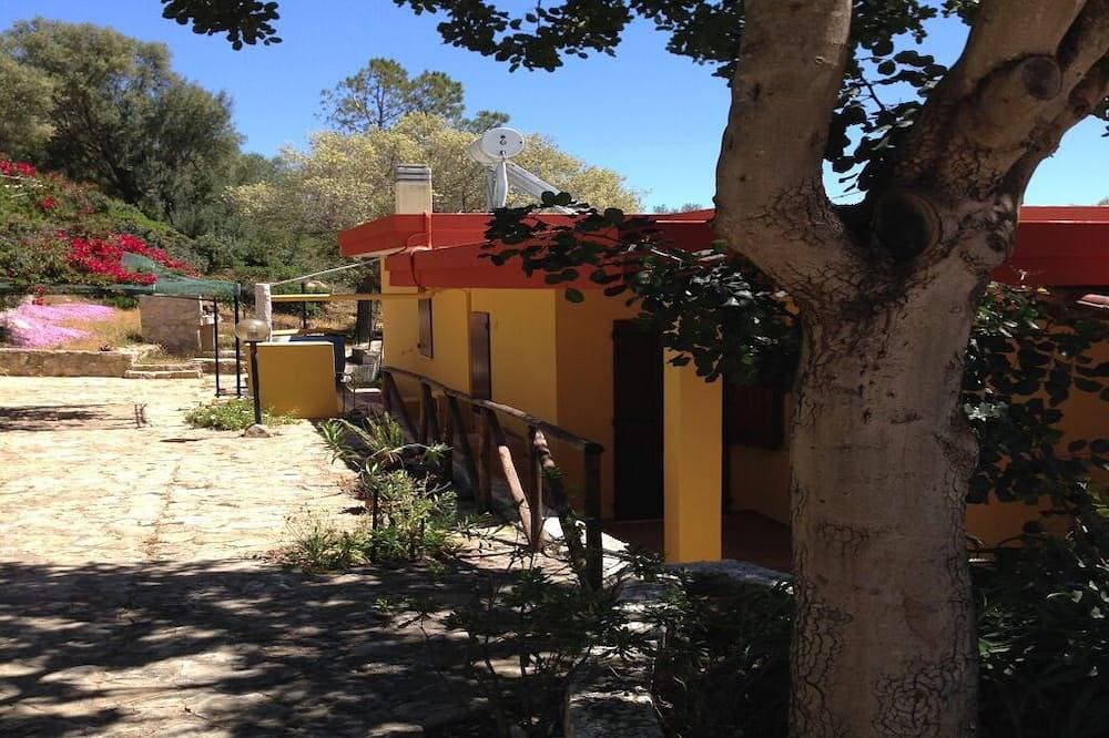 Villa at 300mt. beach CalaSinzias, Wi-Fi, A/C, Pets yes 10% Discount 1