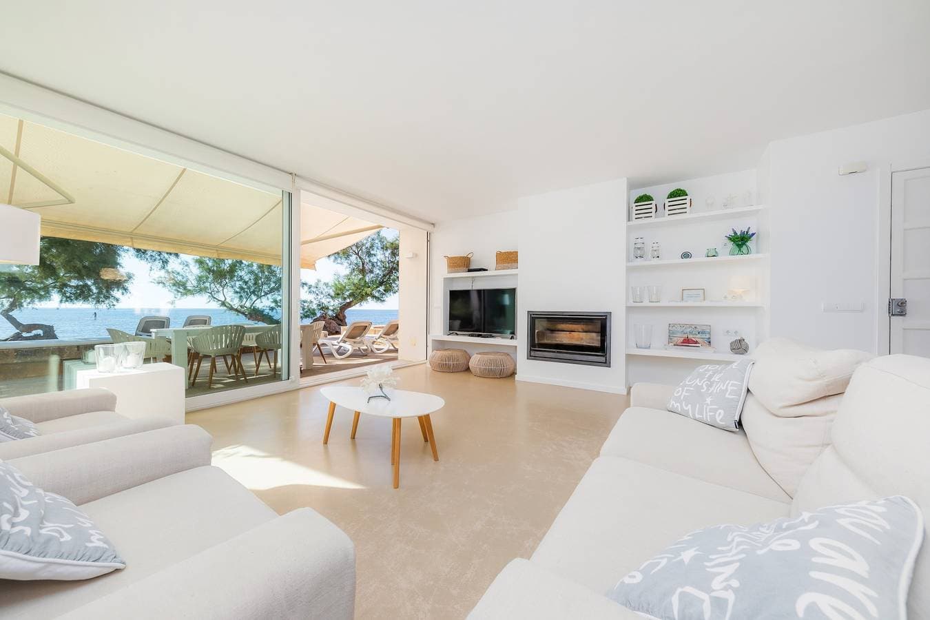 Foto 6 von 31: Luxuriöses und modernes Ferienhaus "Port Nou Ca Na Cati" direkt am Meer