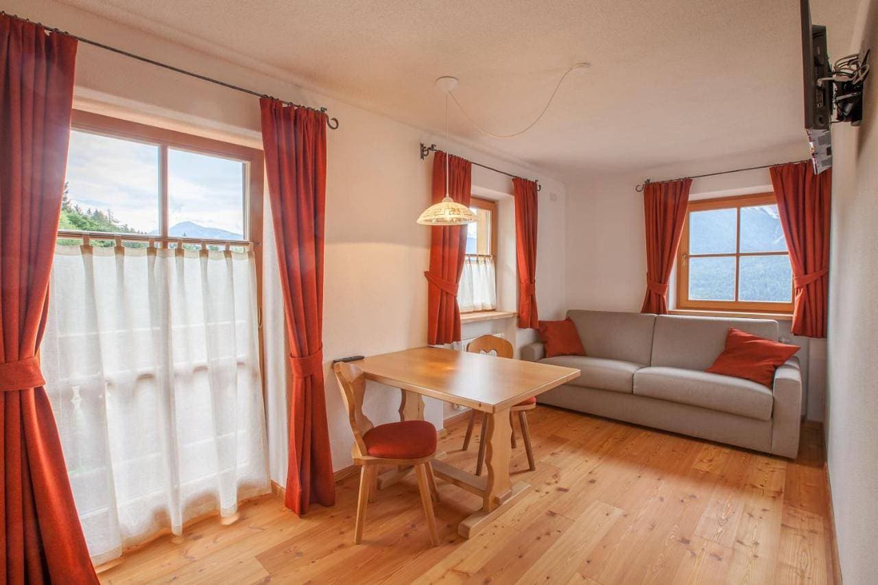 Foto 13 von 15: One-Bedroom Apartment with Mountain View
