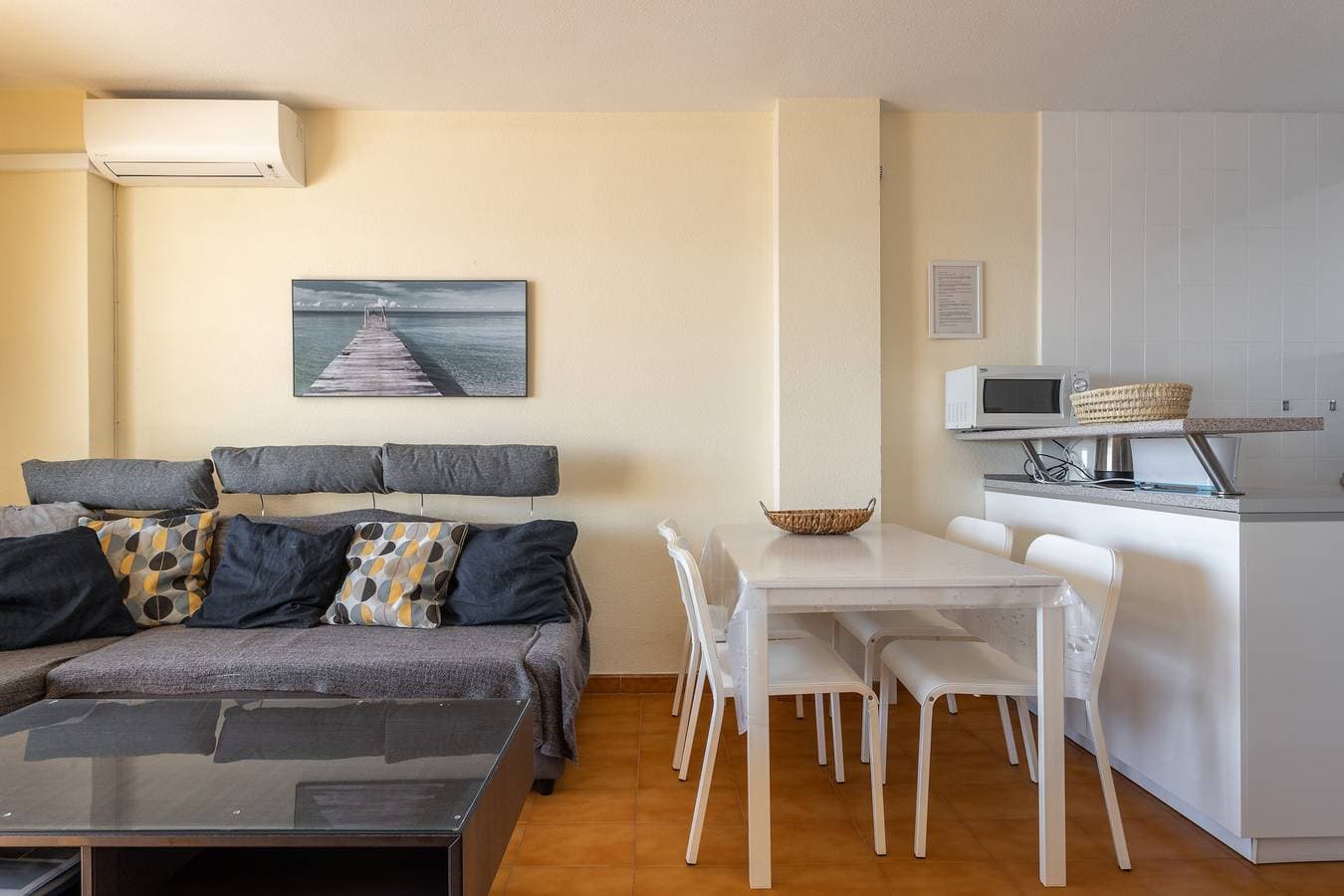 Foto 6 von 20: Apartment mit Meerblick, Balkon und Klimaanlage