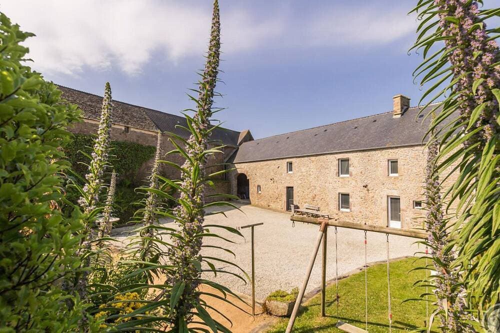 Charmantes Haus in La Hague: 10 Pers., 4 Zimmer, Meerblick, Garten, Wifi, Haustiere erlaubt 1