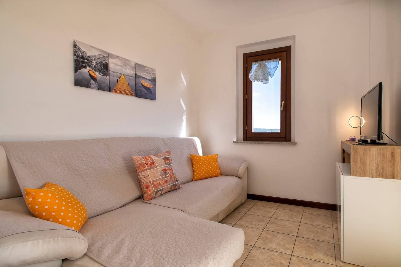Foto 8 von 23: Ferienwohnung 'Casa Vacanze Emma' mit Bergblick, WLAN und Klimaanlage