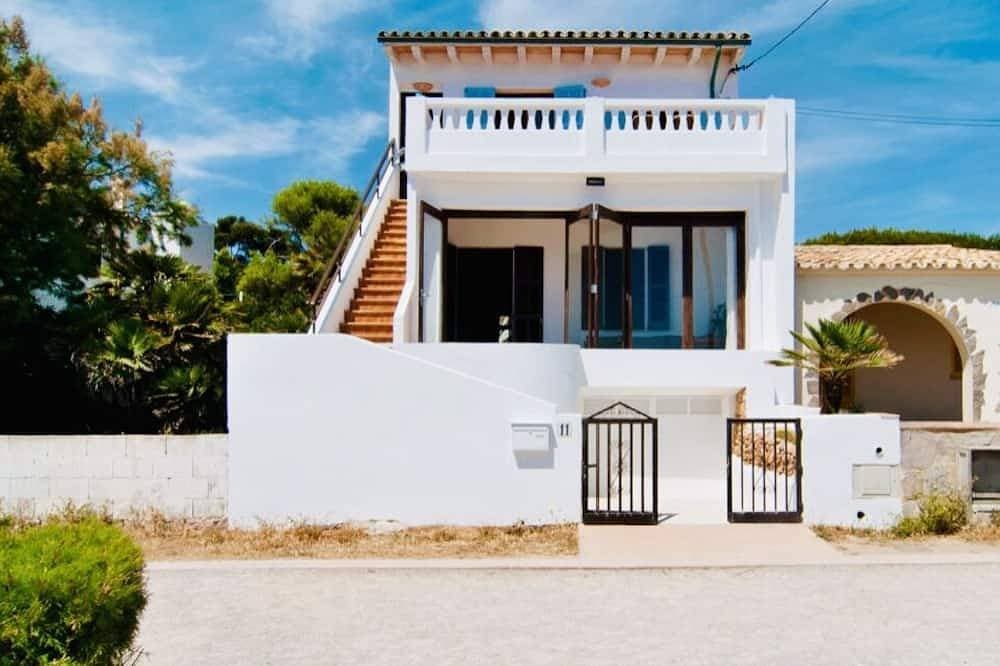 Foto 13 von 30: Seafront Villa Sa Pedrus