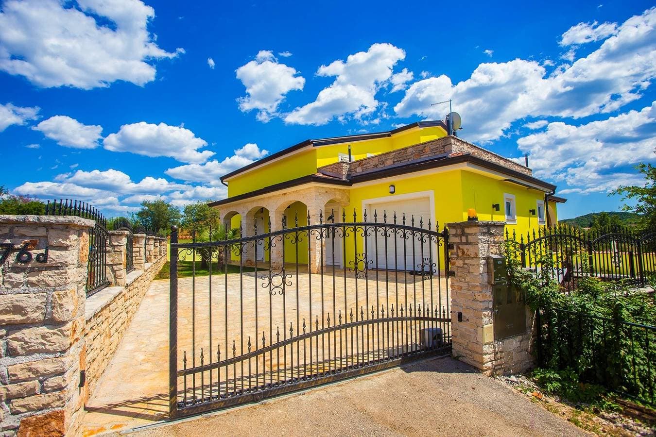 Foto 2 von 40: Familienvilla Gialla mit privatem Pool