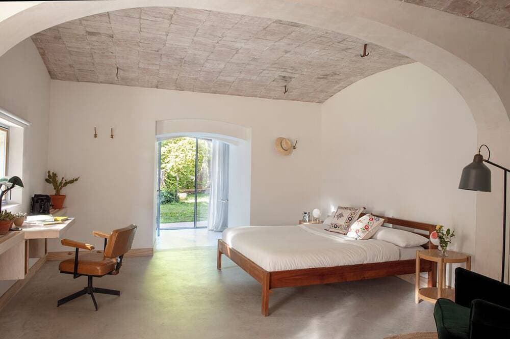 Romantic Suite in the countryside, Cantallops, Girona 1