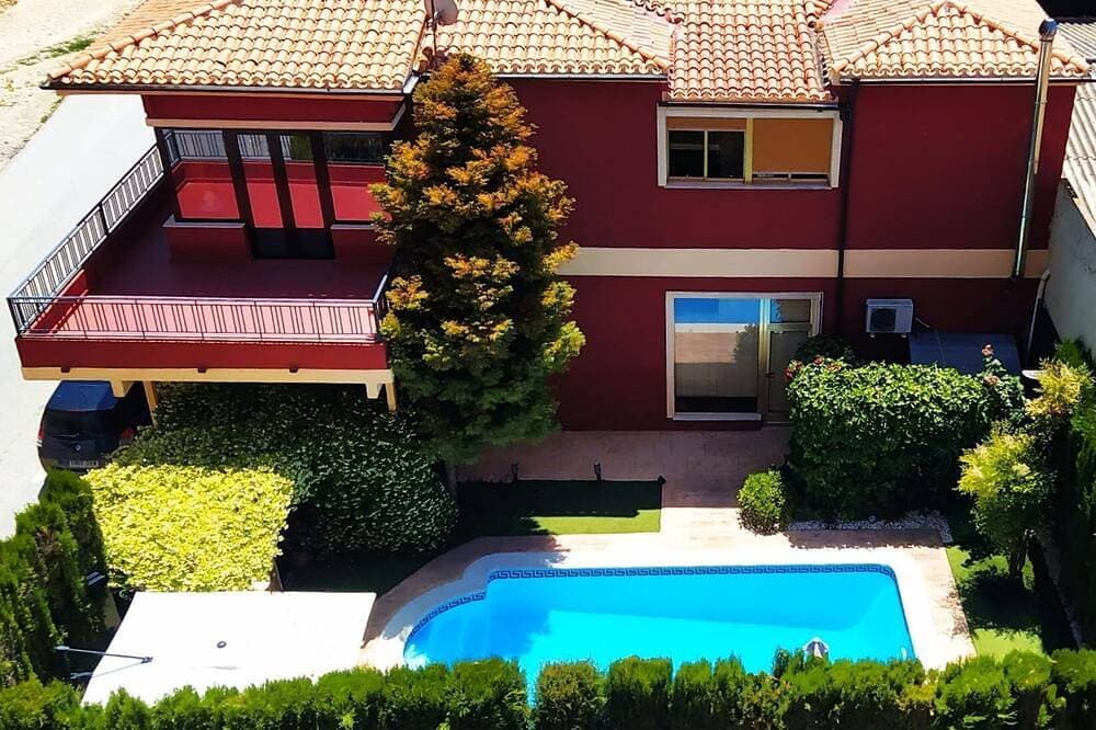 Angebot Juli-August Villa mit privatem Pool und Garten 1