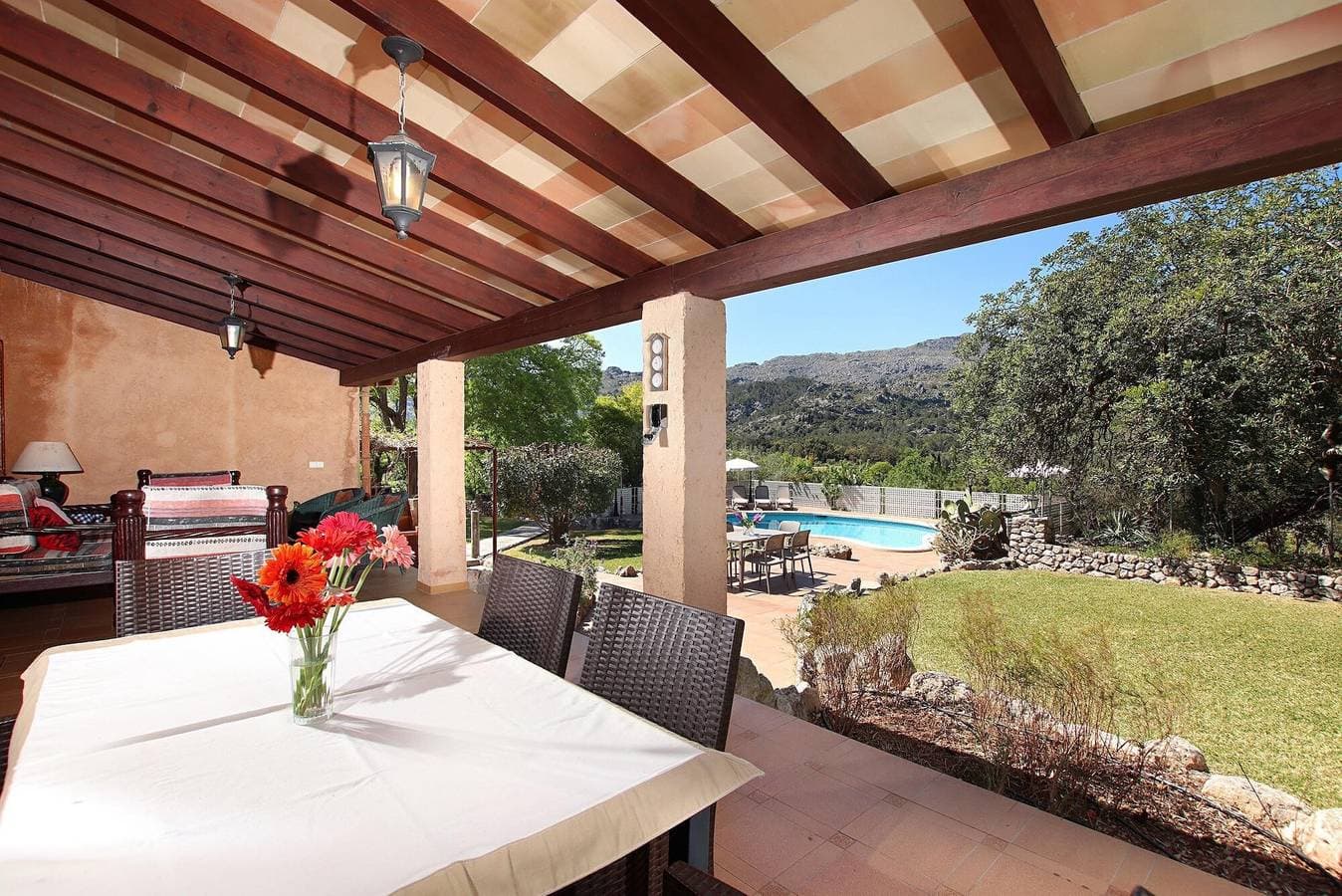Foto 12 von 27: Finca Casa Porqueres mit Bergblick, Pool und WLAN