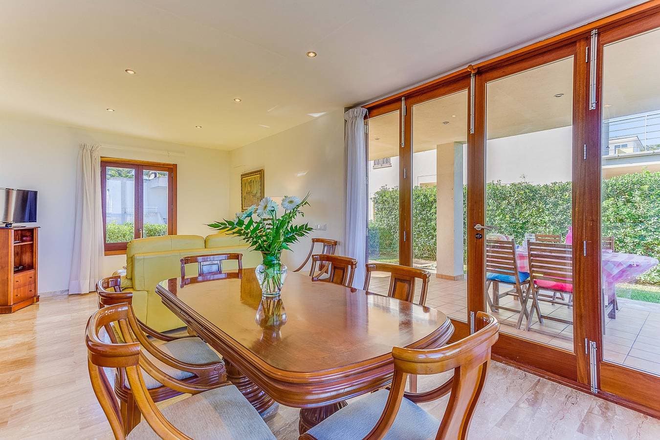 Foto 9 von 32: Villa für 5 Personen mit Garten