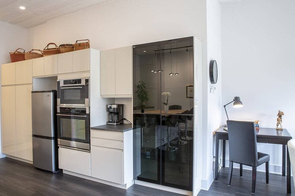 Foto 13 von 36: Baker Street Central - Balkon mit herrlichem Blick auf die Straße