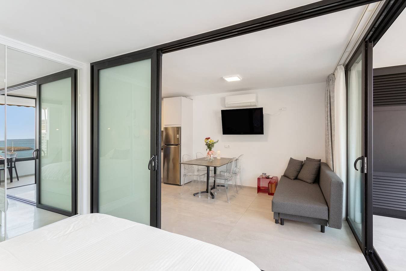 Foto 10 von 21: Ferienwohnung 'Ocean Wave Retreat' mit Meerblick, WLAN und Klimaanlage