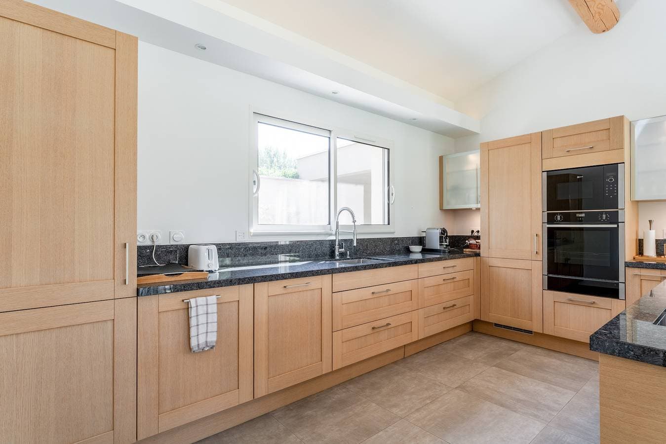 Foto 9 von 30: Ferienhaus 'Maison Les Hirondelles' mit Gemeinschaftspool, WLAN und Klimaanlage