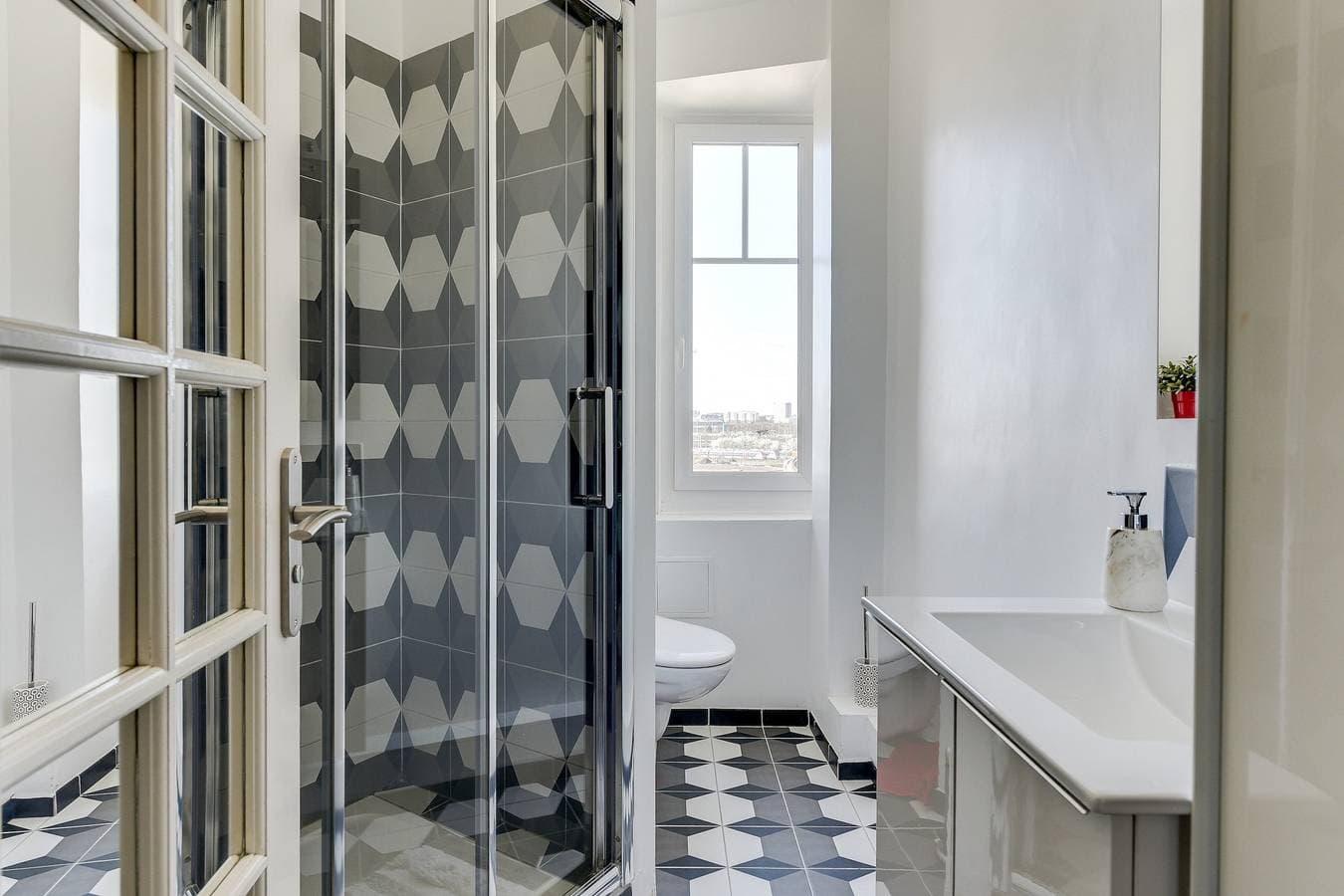Foto 11 von 12: Moderne Wohnung in Saint-Denis - 65 m² mit Balkon