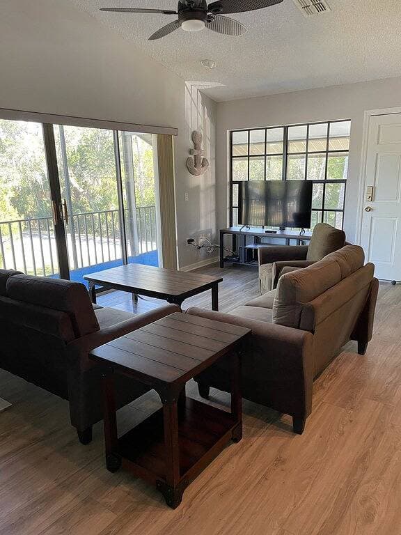 Manatee Manor. Waterfront, dock, stilted home. Renovated June '23. 1