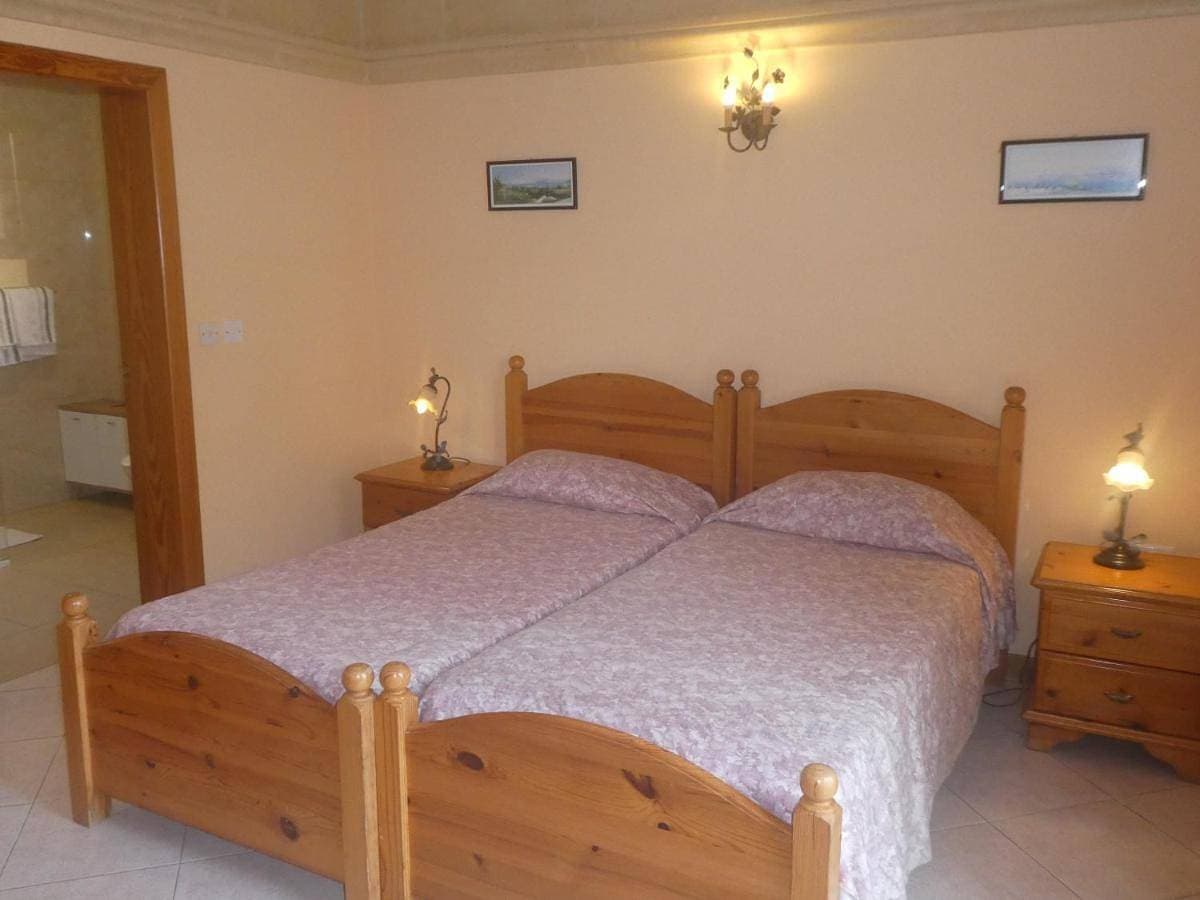 Foto 5 von 19: Economy Double Room