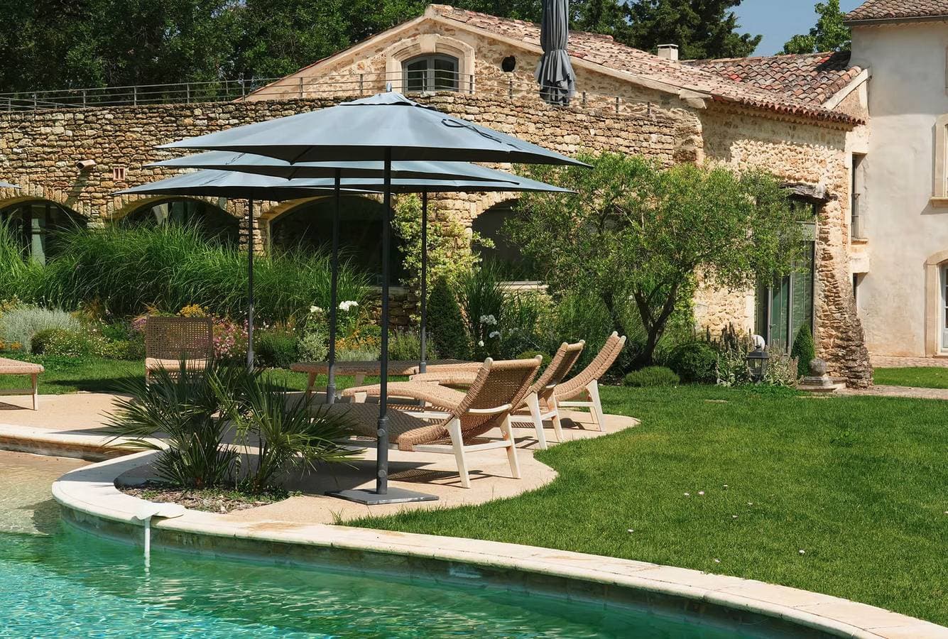 Bauernhaus aus dem 19. Jahrhundert mit Pool und Blick auf den Luberon 1