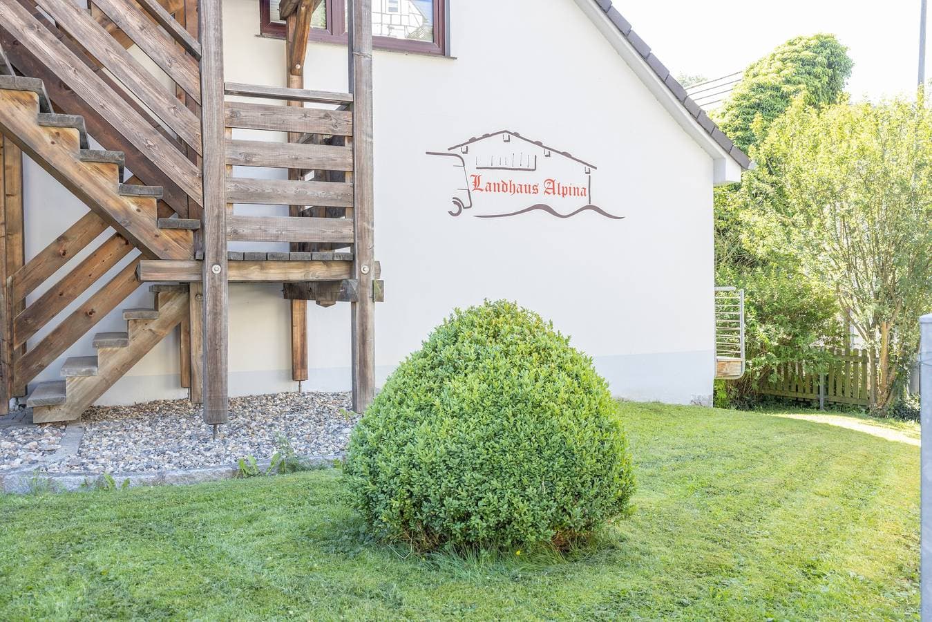Foto 2 von 26: Ferienwohnung 'Fewo Rotwand' mit Gemeinschaftsterrasse, Gemeinschaftsgarten und WLAN