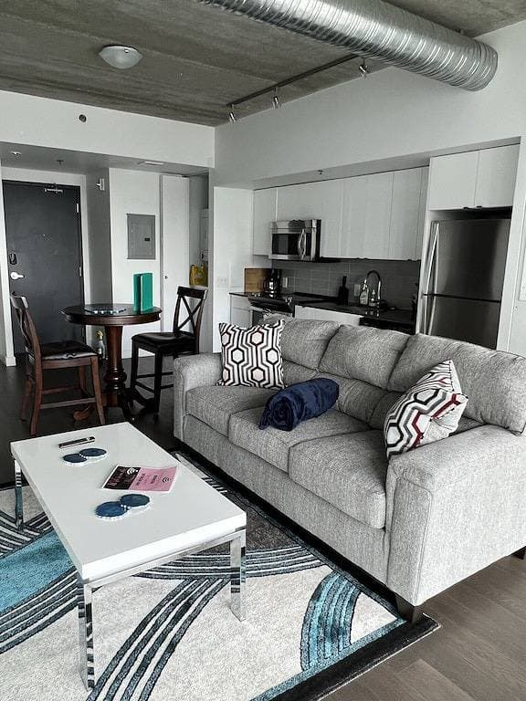 Foto 9 von 13: Executive Luxury 2 bed Spacious Downtown WIFI laundry