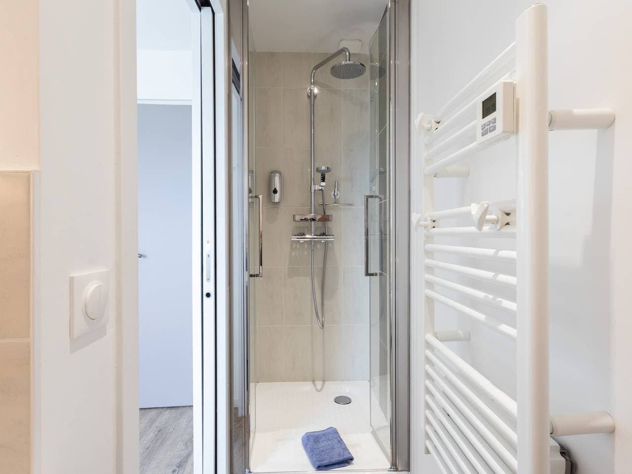 Foto 12 von 33: Gästezimmer Au Point de Vue „Zimmer Ile Bono“ – 2. Etage, Meerblick, WLAN