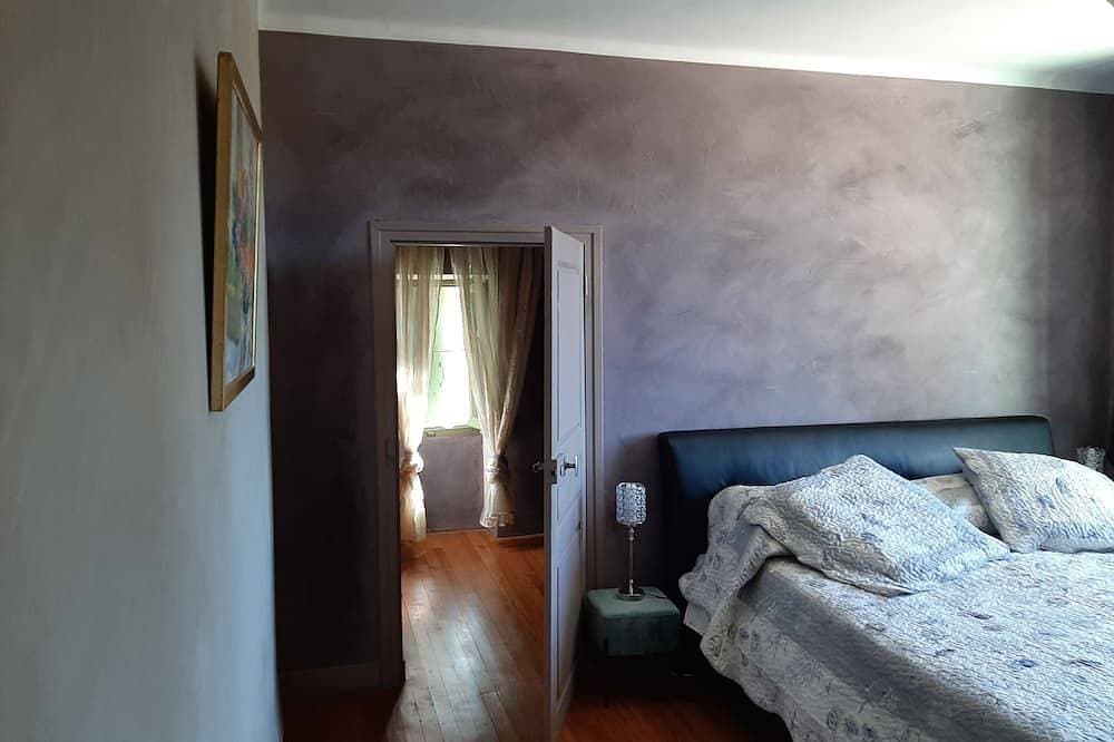 Foto 8 von 30: Provencal Village House