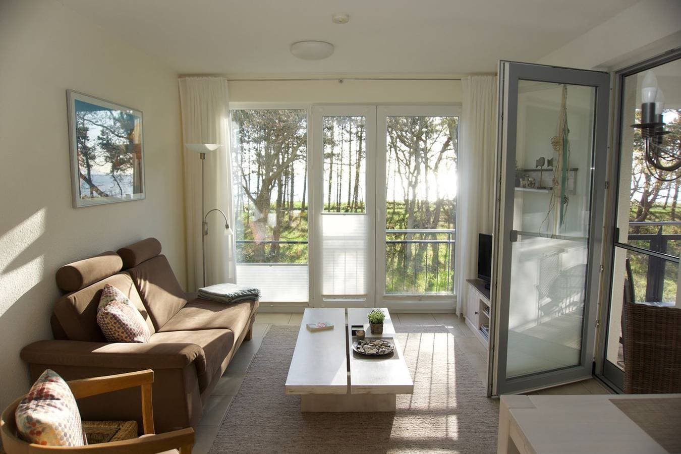 Foto 2 von 9: Großzügige Ferienwohnung mit überdachtem Balkon und Meerblick, direkt am Strand
