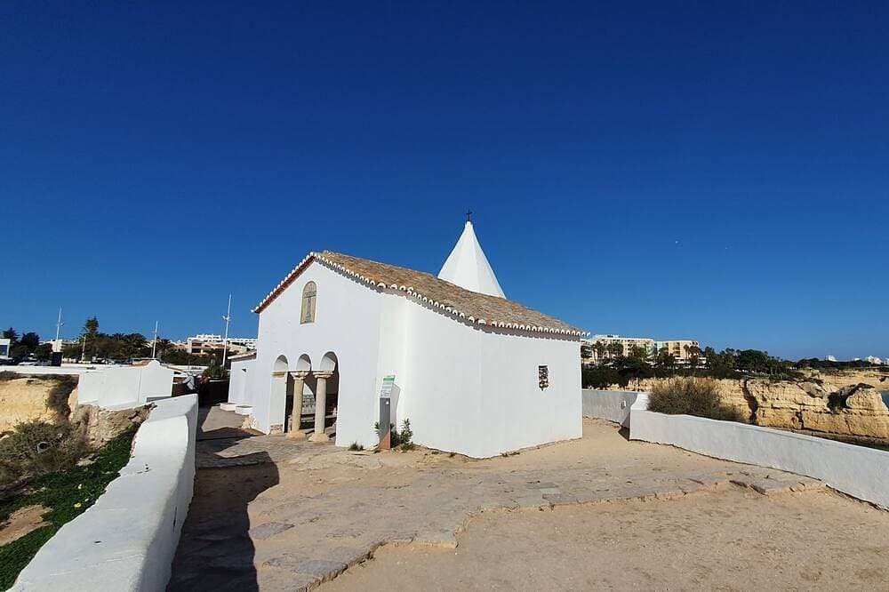 Foto 7 von 17: The Algarvean Oasis with Pool by LovelyStay