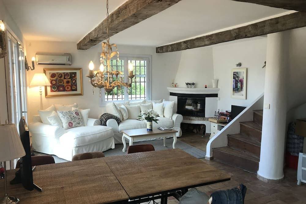 Foto 7 von 20: Schönes freistehendes Haus mit zwei Schlafzimmern, privat, mit 40qm Außenterrasse.