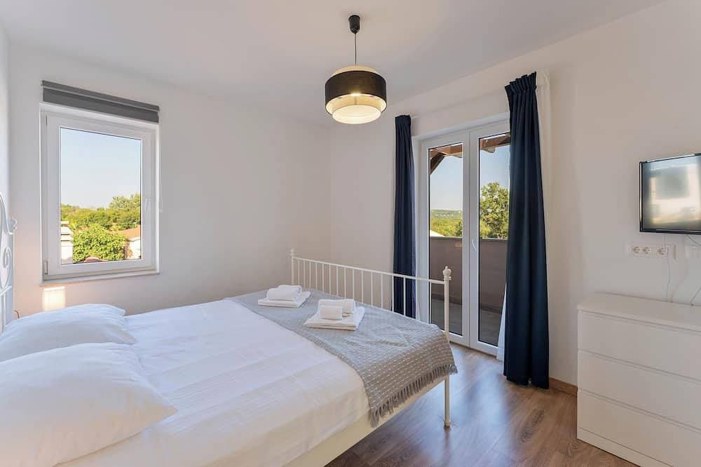 Foto 3 von 30: Exklusive Villa mit großzügigem Poolbereich