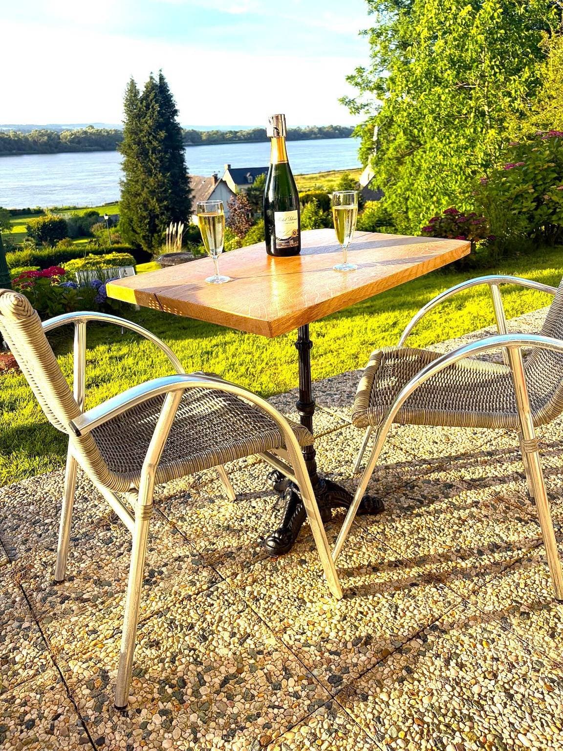 Foto 2 von 40: Ferienhaus 'La Hune Maison Vue Sur Seine' mit Terrasse, privatem Garten und WLAN