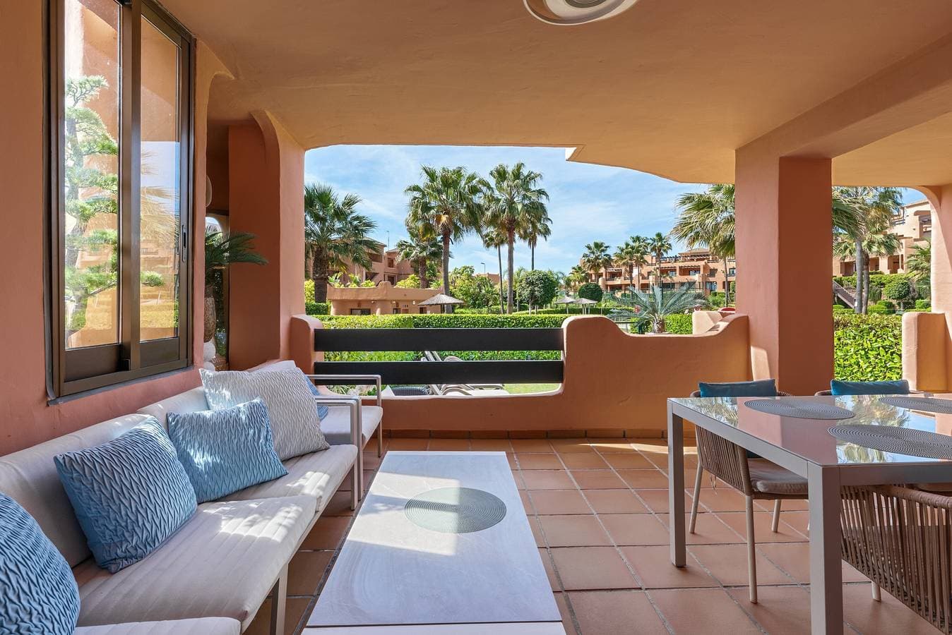 Foto 4 von 35: Ferienwohnung 'Casares Beach Golf' mit Gemeinschaftspool, Wi-Fi und Klimaanlage