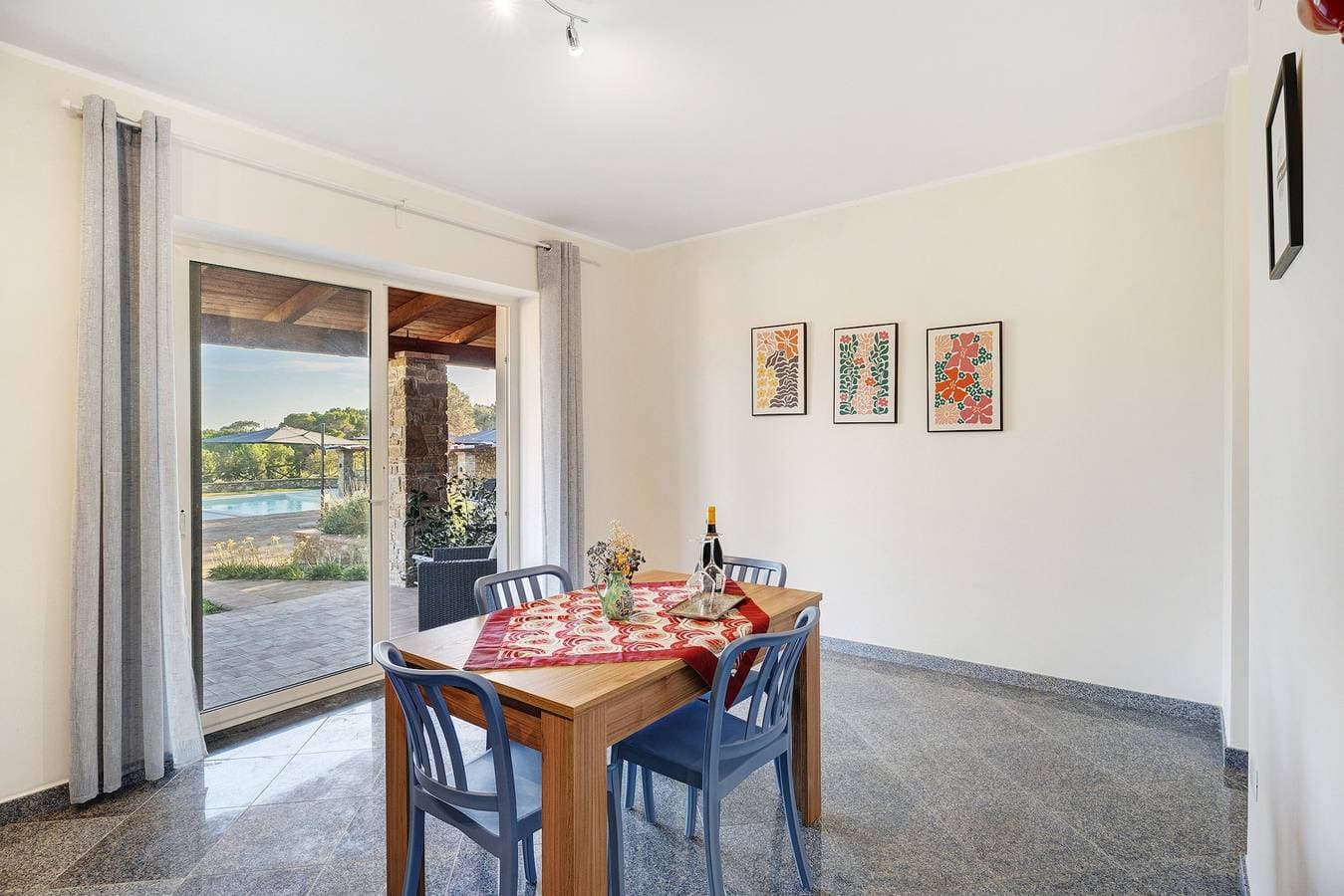 Foto 6 von 41: Apartment Ulivo mit Poolblick, Meerblick, WLAN und Klimaanlage