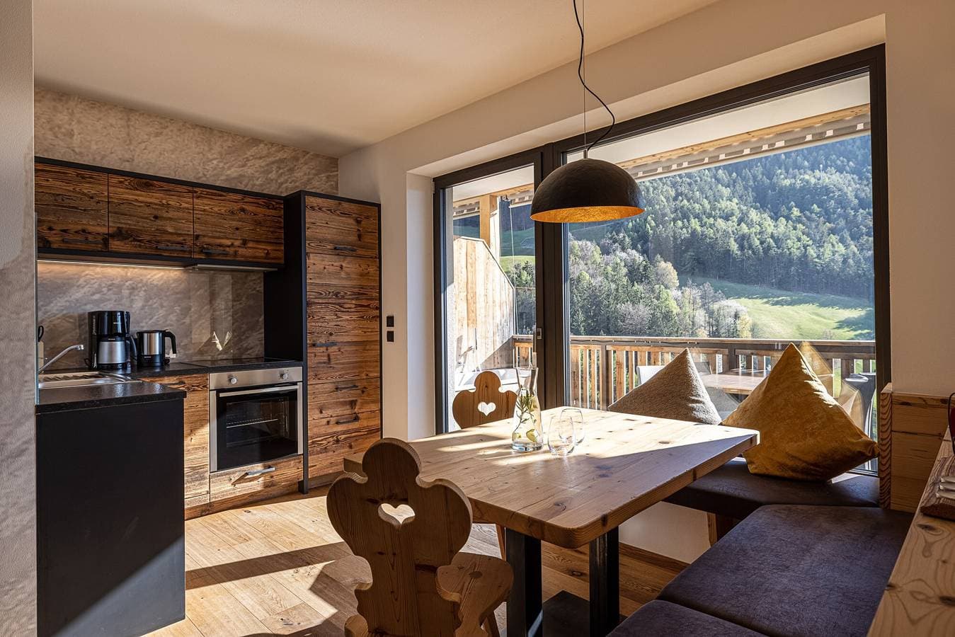 Foto 4 von 33: Ferienwohnung 'Sonnleiten Sonnenadler 4' mit Bergblick, privater Terrasse und WLAN