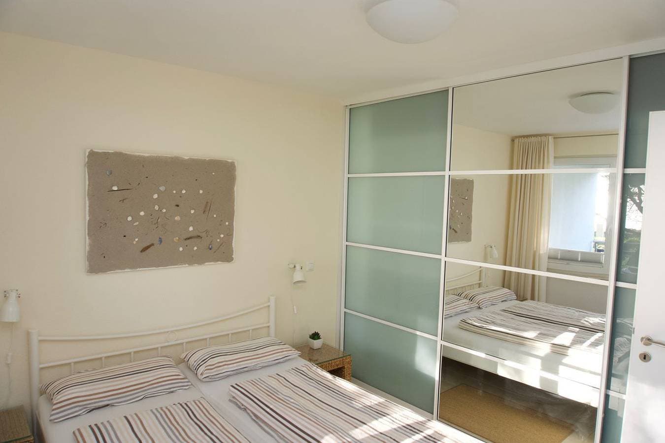 Foto 8 von 9: Großzügige Ferienwohnung mit überdachtem Balkon und Meerblick, direkt am Strand
