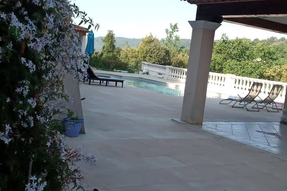 Foto 5 von 5: Villa with pool, sleeps 8, 3 bedrooms, 15 minutes from Cannes, 250 per night