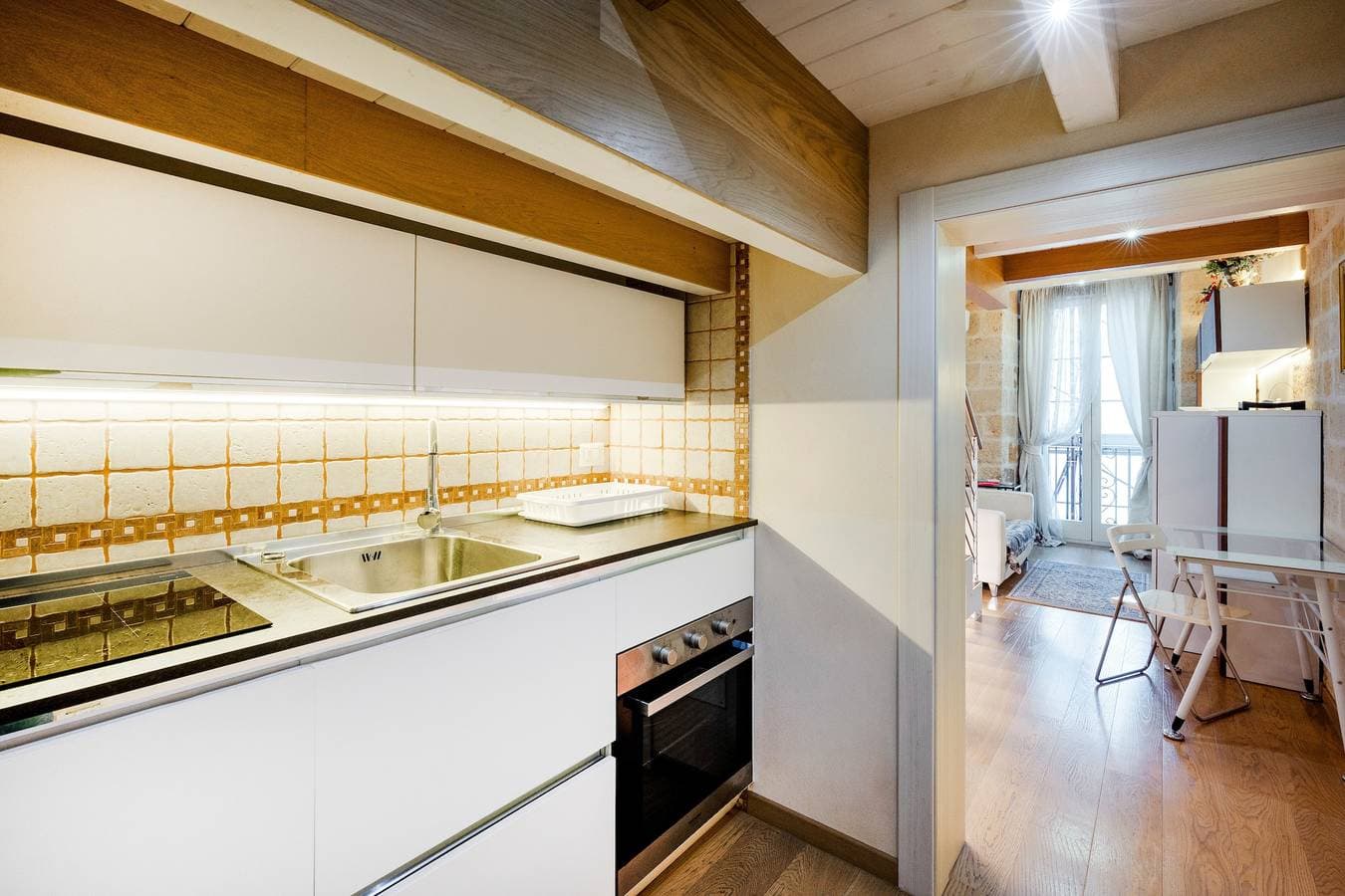 Foto 4 von 21: Apartment 'Rosato 31-loft Meerblick' mit Meerblick, WLAN und Klimaanlage