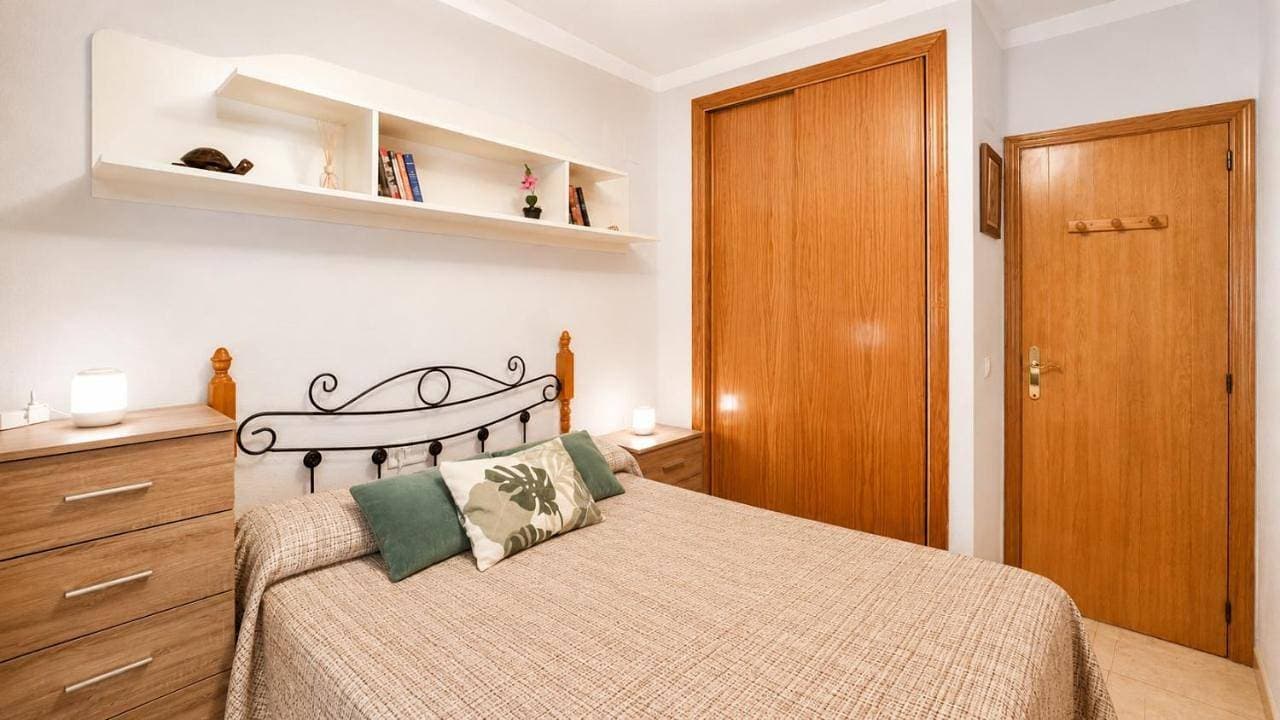 Foto 10 von 43: Two-Bedroom Apartment with Terrace and Sea View