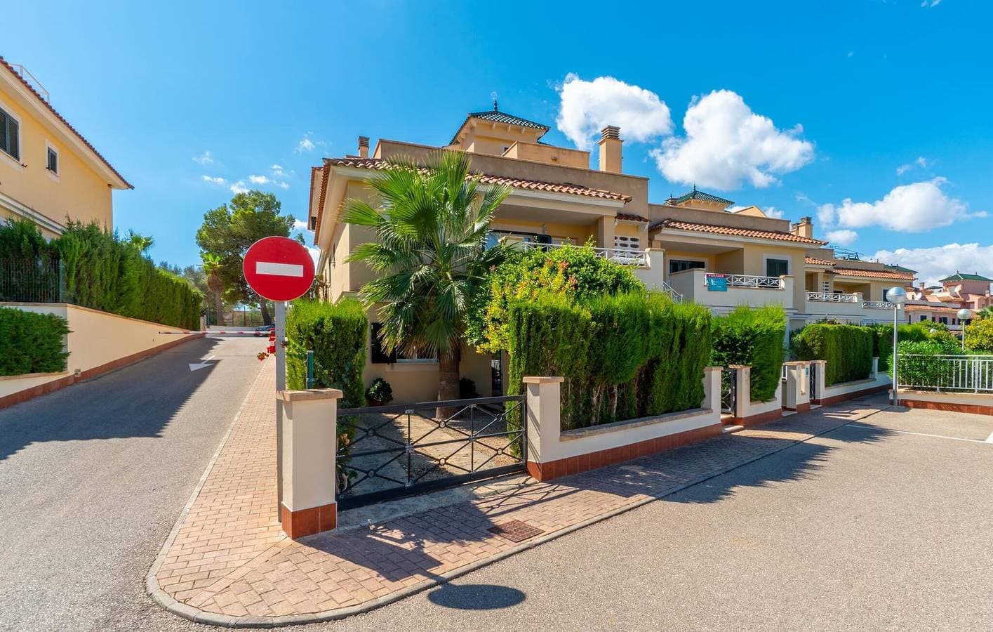 Sonniger Rückzugsort auf Mallorca mit Pool, Terrasse und Grill 1