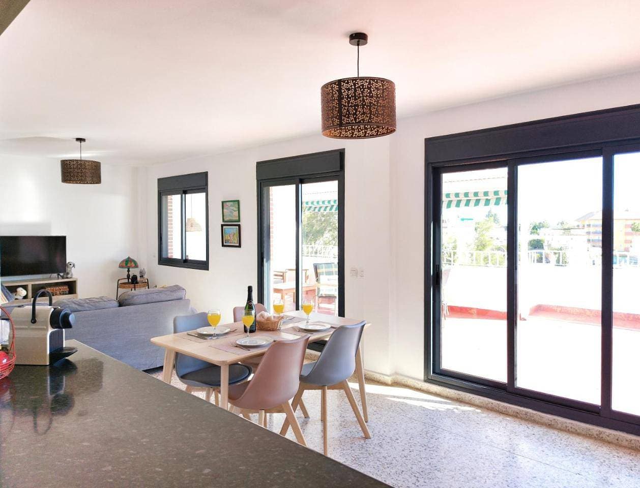 Foto 6 von 38: Three-Bedroom Apartment with Sea View