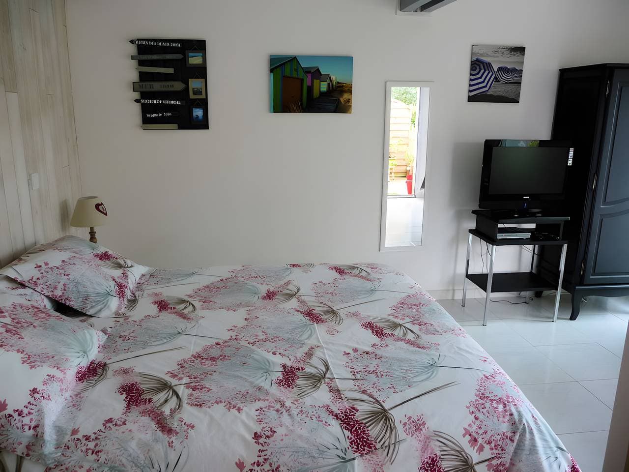 Foto 12 von 20: Unabhängiges, klimatisiertes Gästezimmer – Bei Chantal und Salvador
