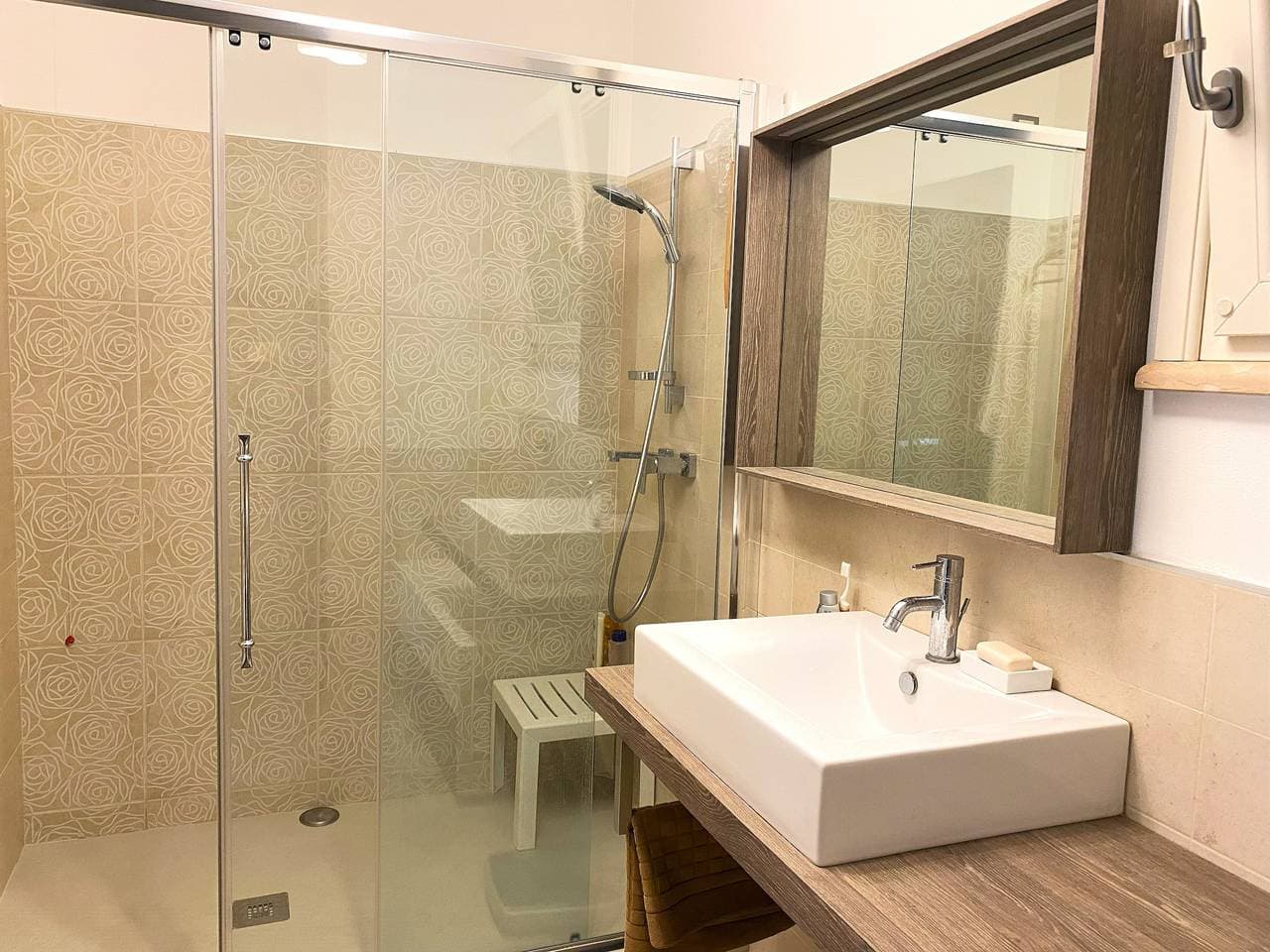 Foto 10 von 25: Elegantes und modernes Apartment mit Seeblick und zwei privaten Terrassen